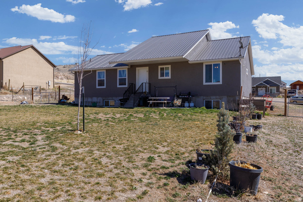 497 N 200 W Moroni, UT 84646