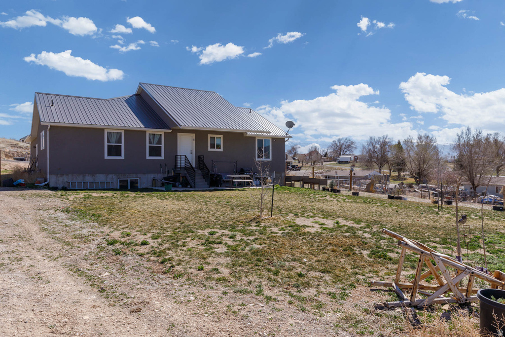 497 N 200 W Moroni, UT 84646