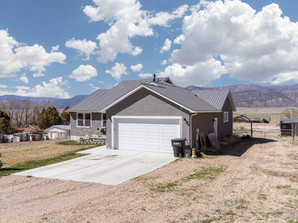497 N 200 W Moroni, UT 84646