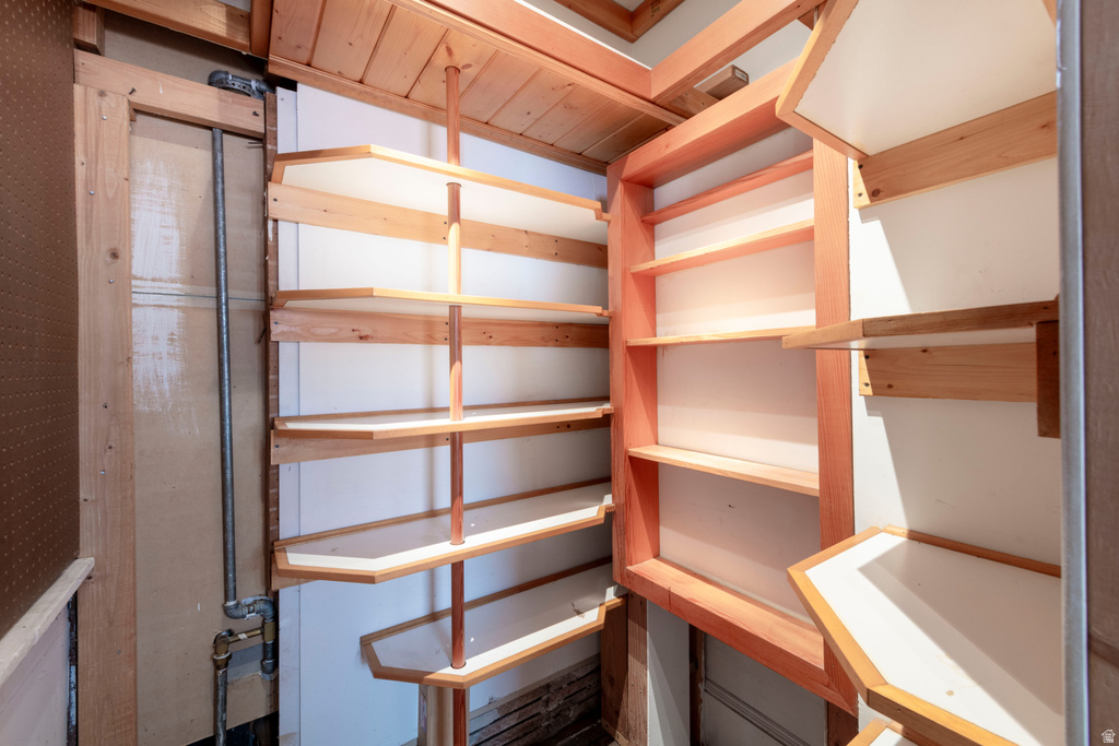 2297 S WINDSOR ST Salt Lake City, UT 84106