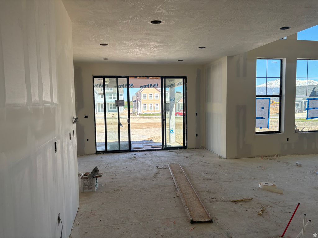 756 W SARA DR Saratoga Springs, UT 84045
