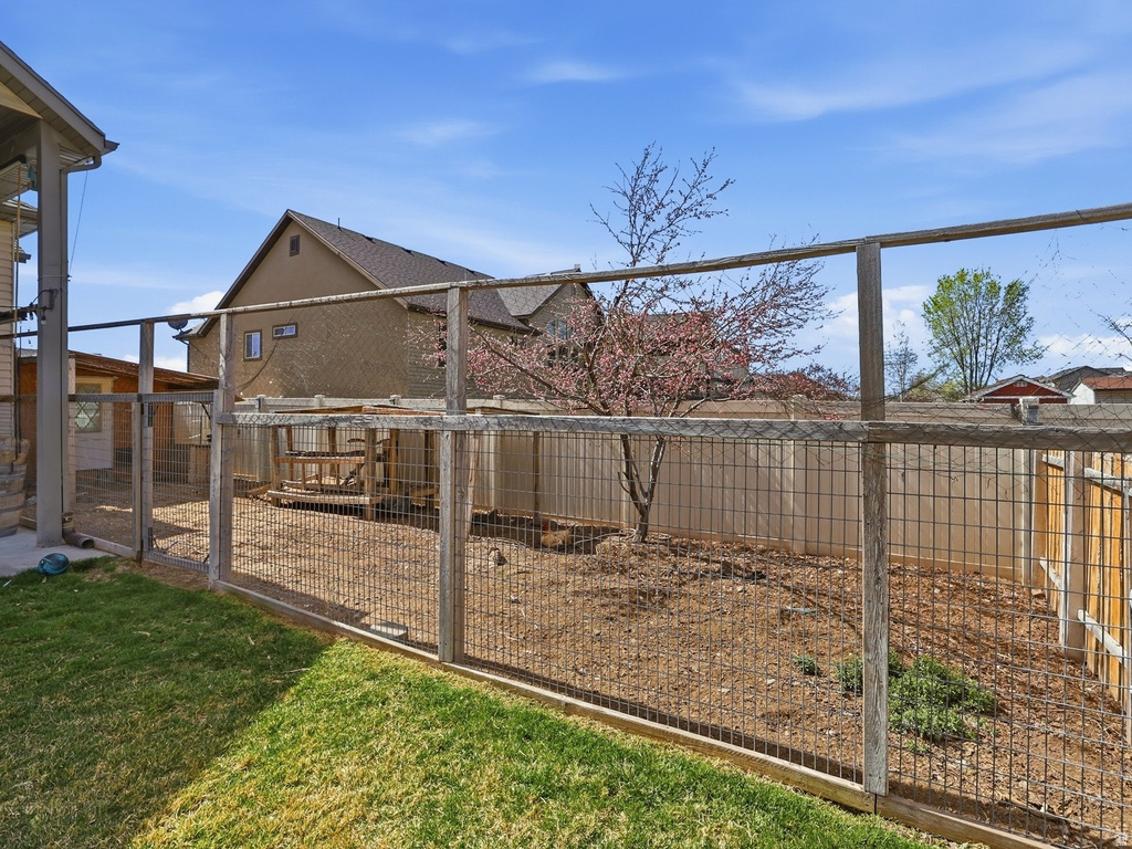 4540 W 5800 S Hooper, UT 84315