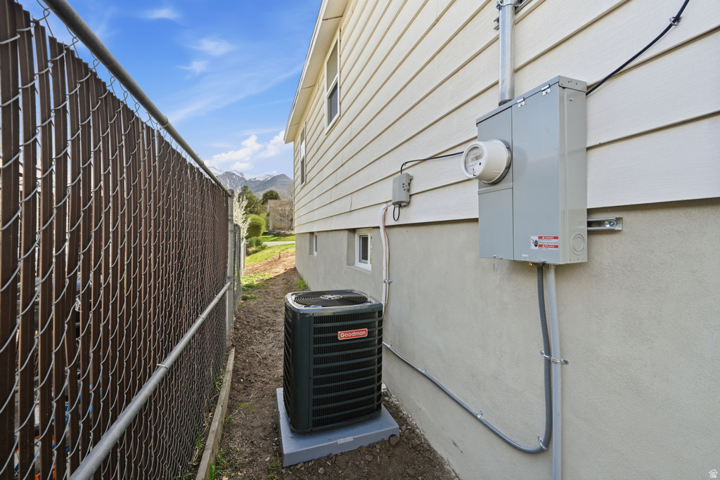 3831 S ORCHARD AVE South Ogden, UT 84403