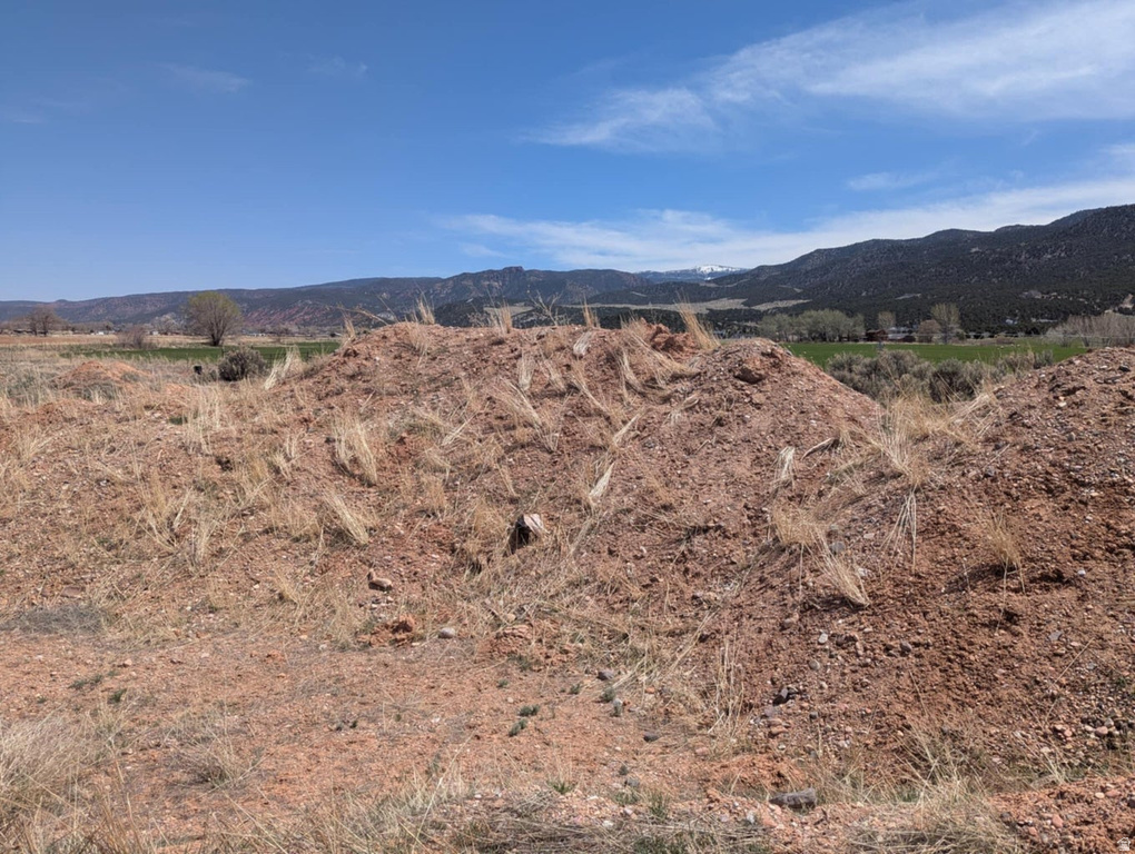 484 S 2200 W Parowan, UT 84761