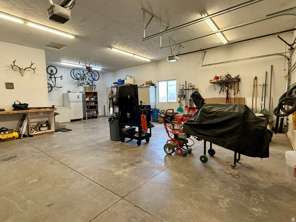 9755 E 4000 N Lapoint, UT 84039