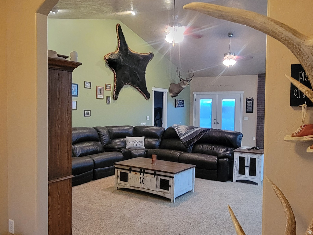 9755 E 4000 N Lapoint, UT 84039