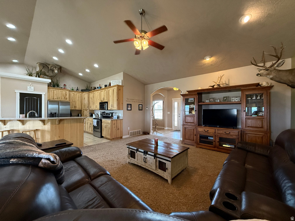 9755 E 4000 N Lapoint, UT 84039