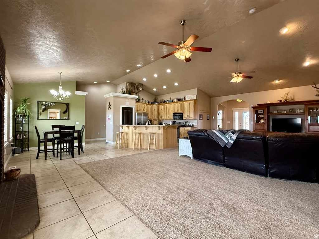 9755 E 4000 N Lapoint, UT 84039