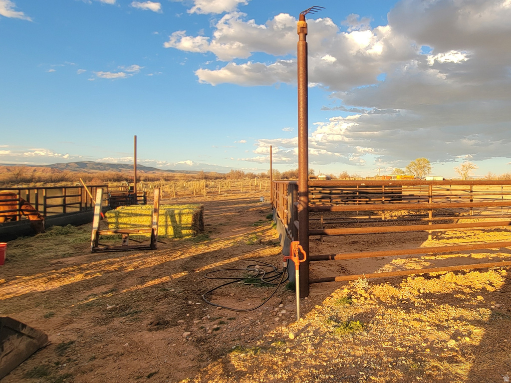 9755 E 4000 N Lapoint, UT 84039