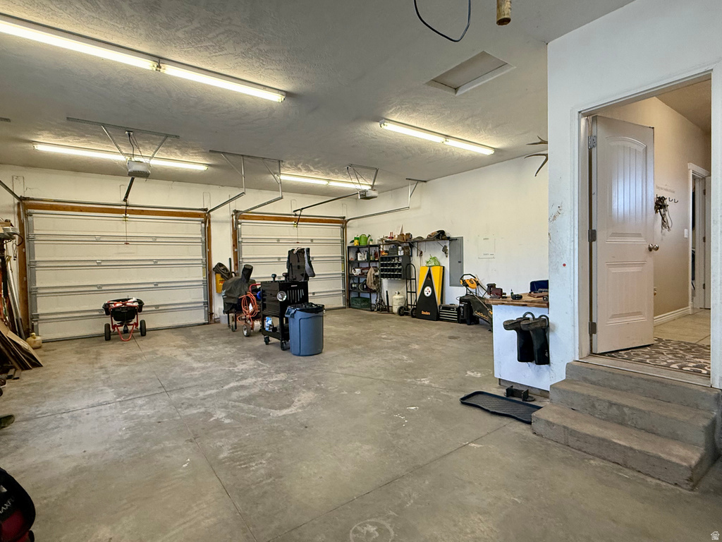 9755 E 4000 N Lapoint, UT 84039