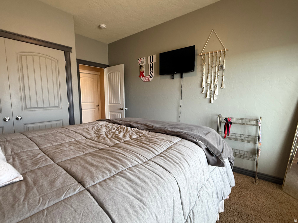 9755 E 4000 N Lapoint, UT 84039