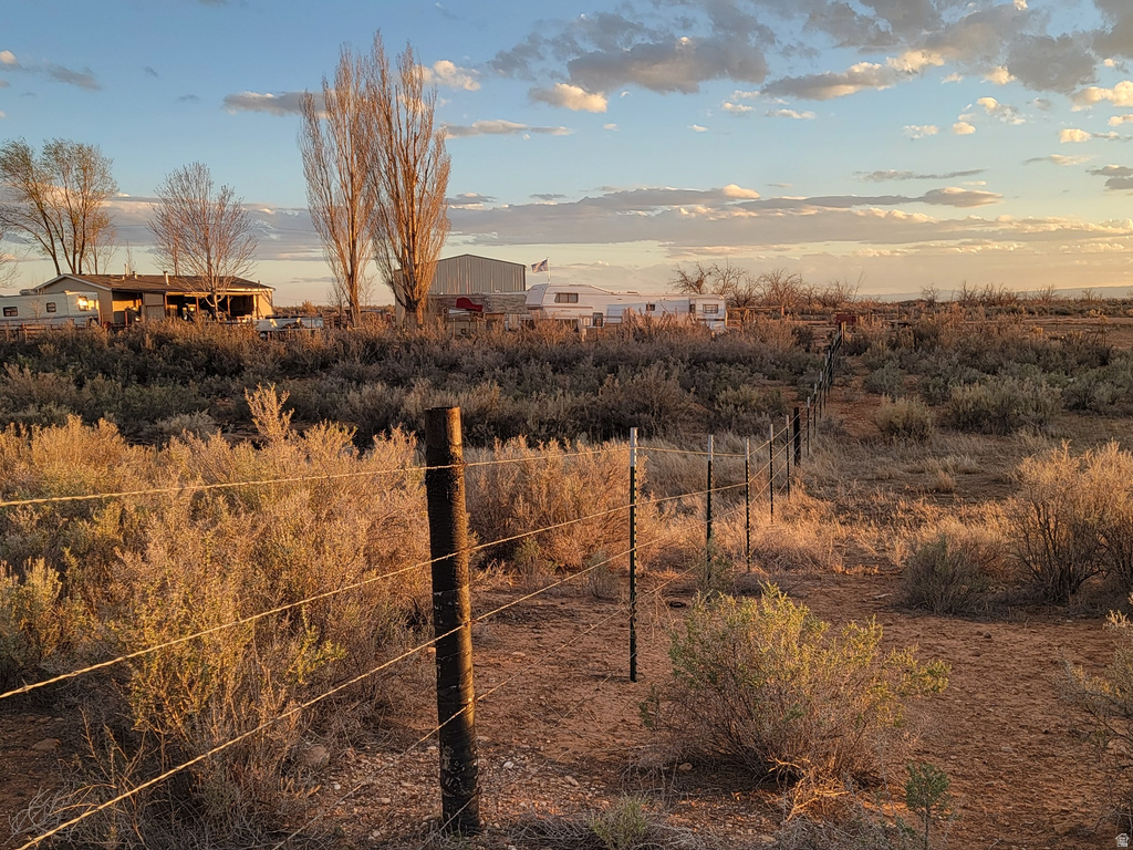 9755 E 4000 N Lapoint, UT 84039