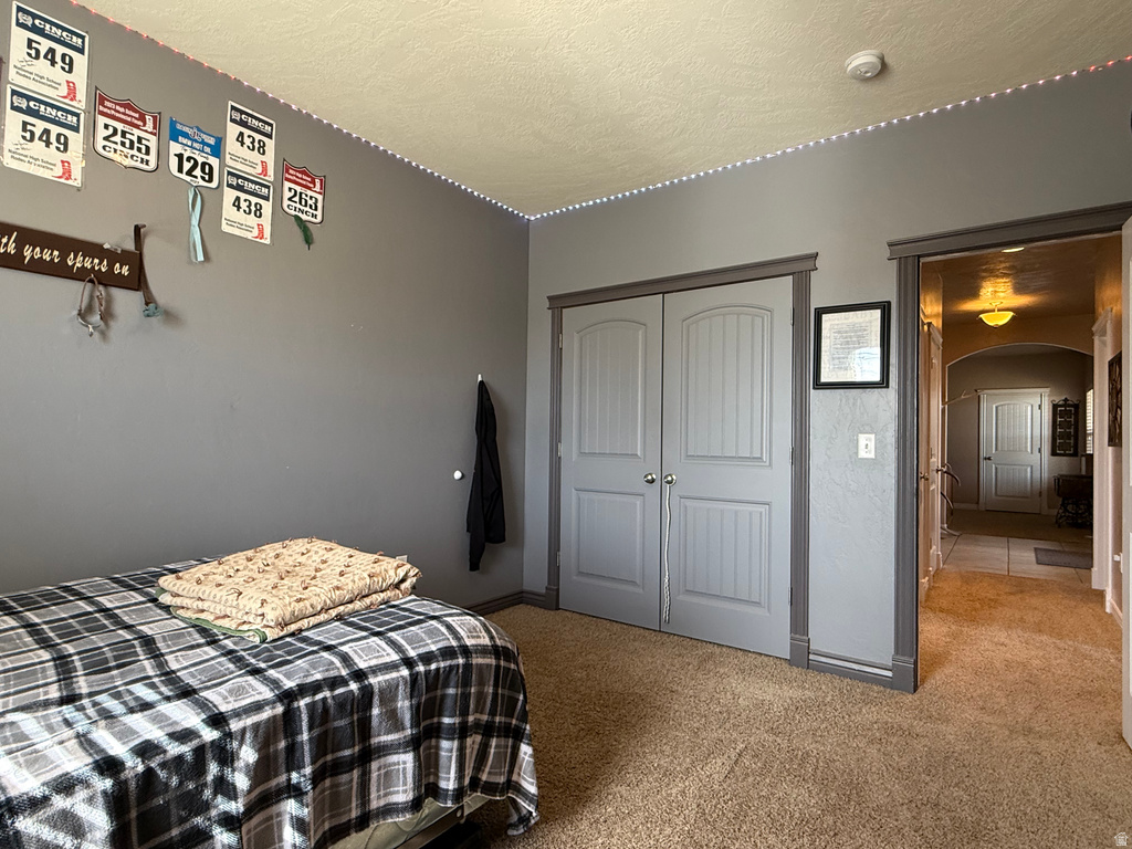 9755 E 4000 N Lapoint, UT 84039