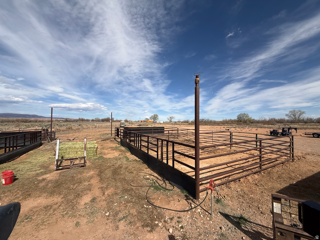 9755 E 4000 N Lapoint, UT 84039