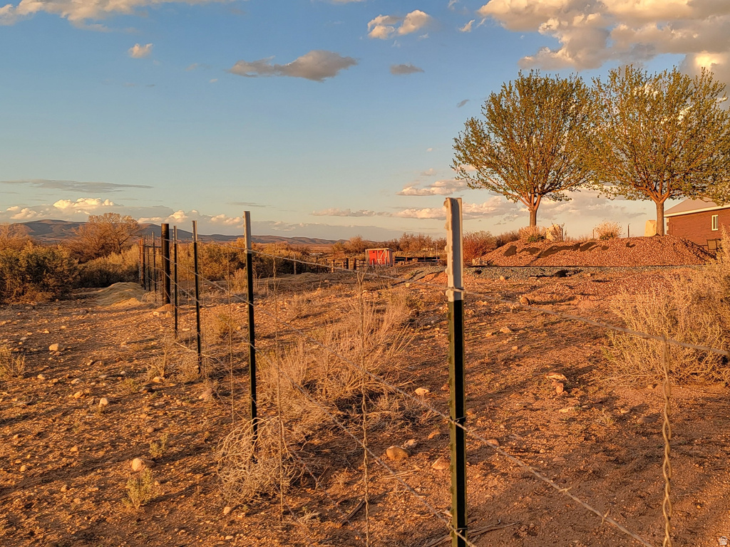 9755 E 4000 N Lapoint, UT 84039