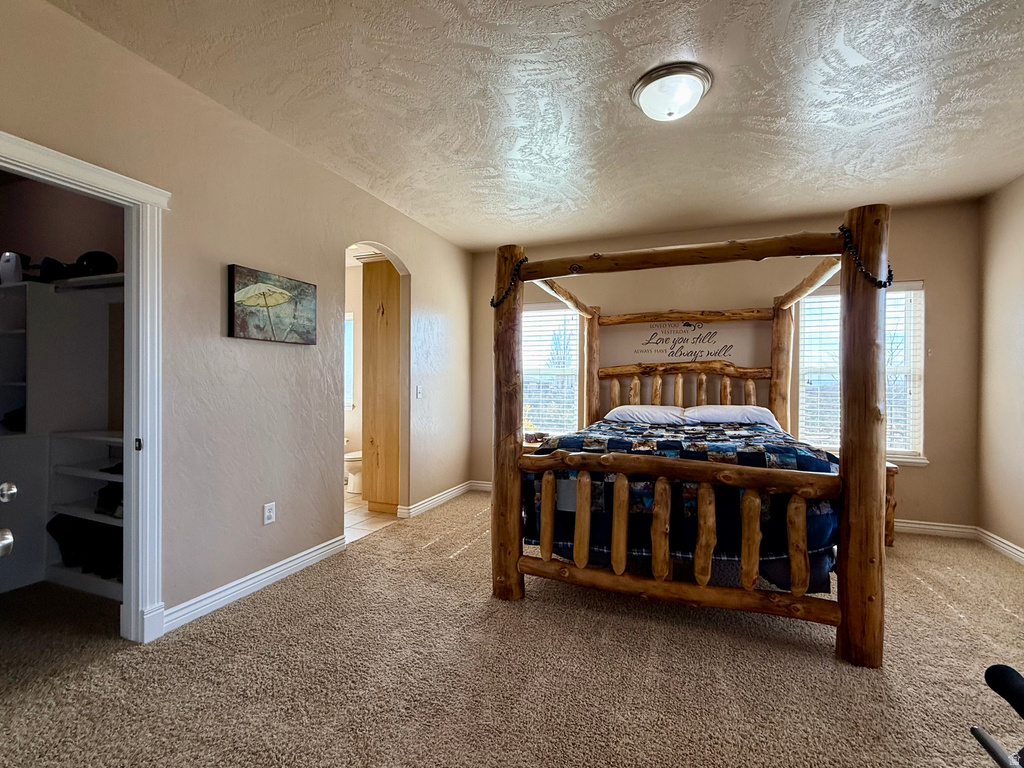 9755 E 4000 N Lapoint, UT 84039