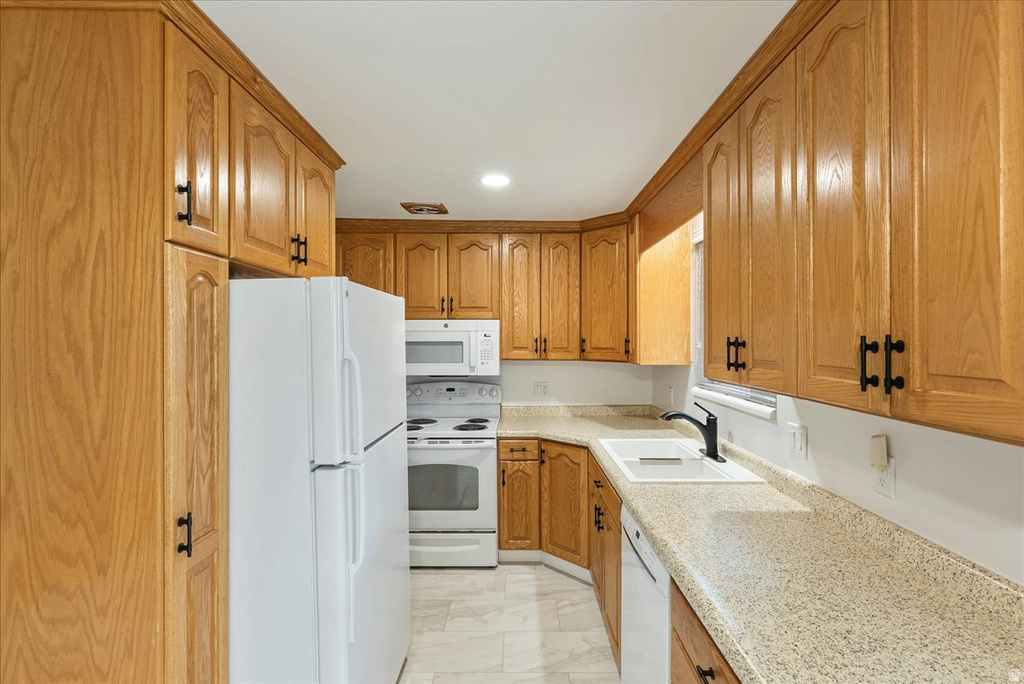 8248 S ROMAINE DR Sandy, UT 84070