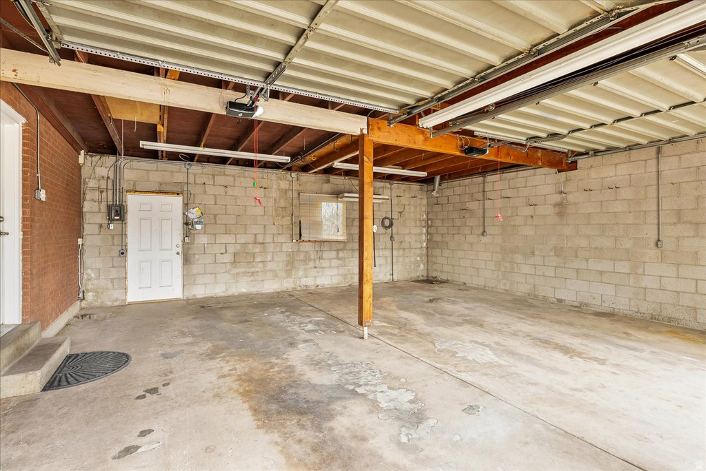 8248 S ROMAINE DR Sandy, UT 84070