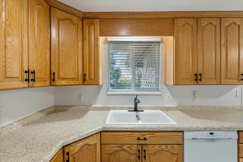 8248 S ROMAINE DR Sandy, UT 84070