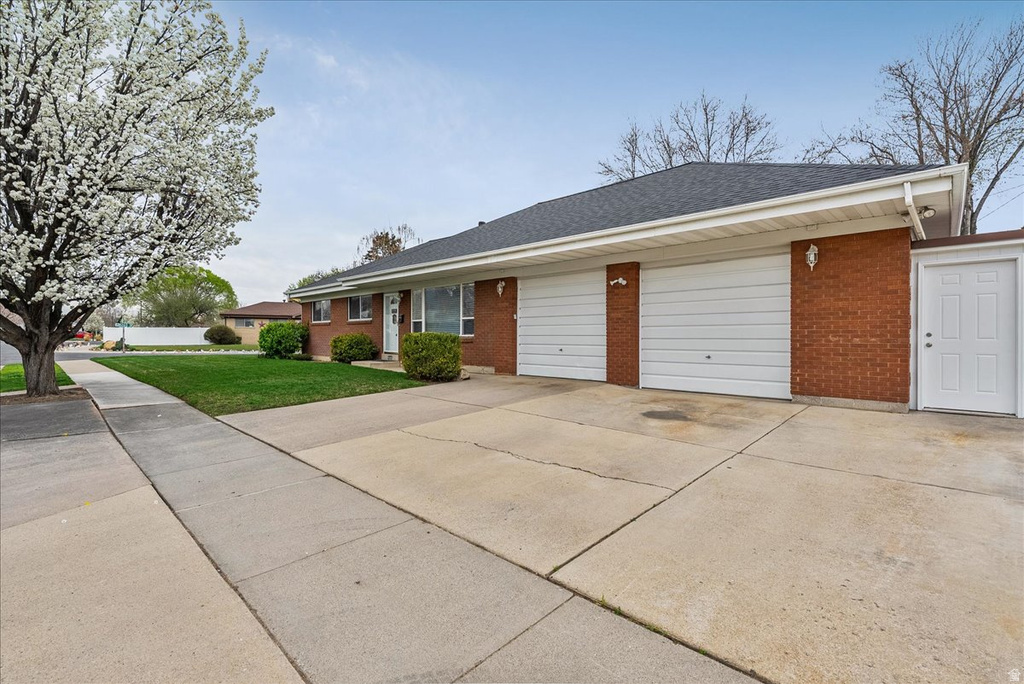 8248 S ROMAINE DR Sandy, UT 84070