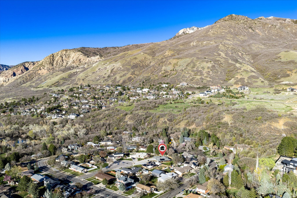 1593 E SECLUDED CIR Ogden, UT 84403