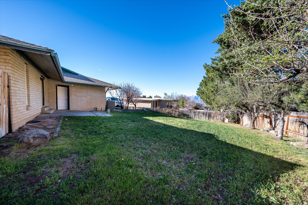 1593 E SECLUDED CIR Ogden, UT 84403