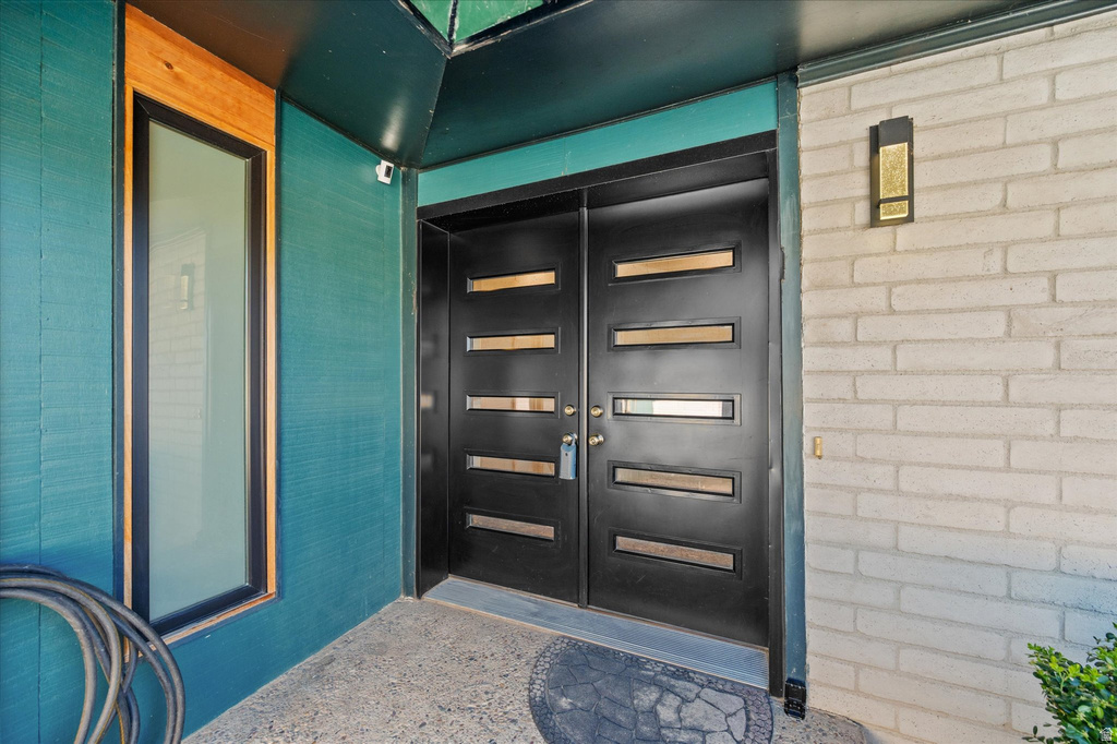 1593 E SECLUDED CIR Ogden, UT 84403