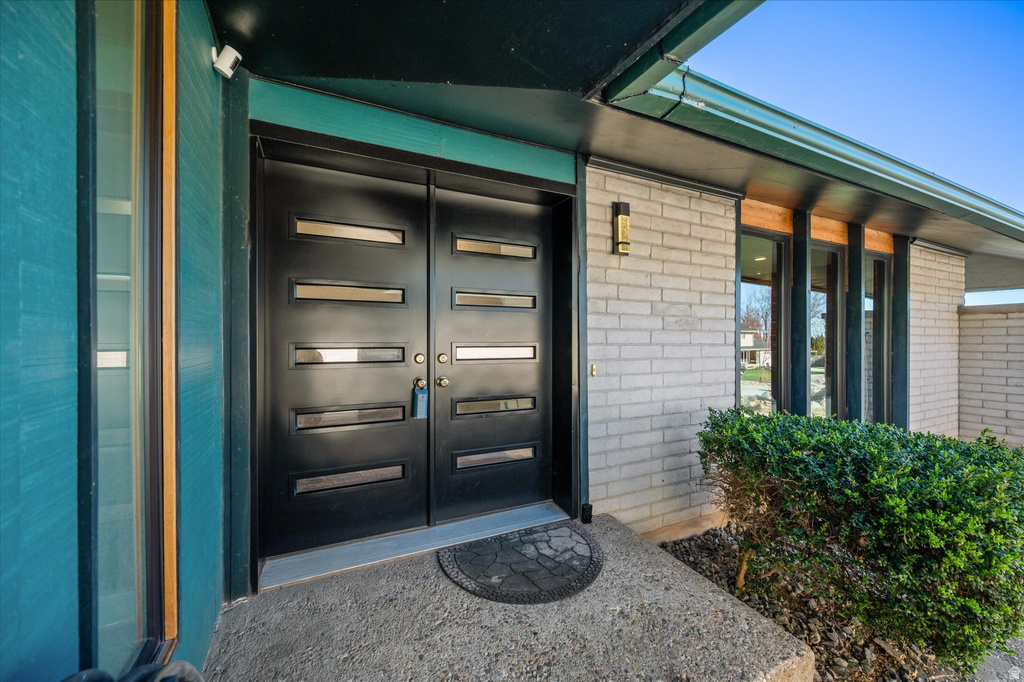 1593 E SECLUDED CIR Ogden, UT 84403