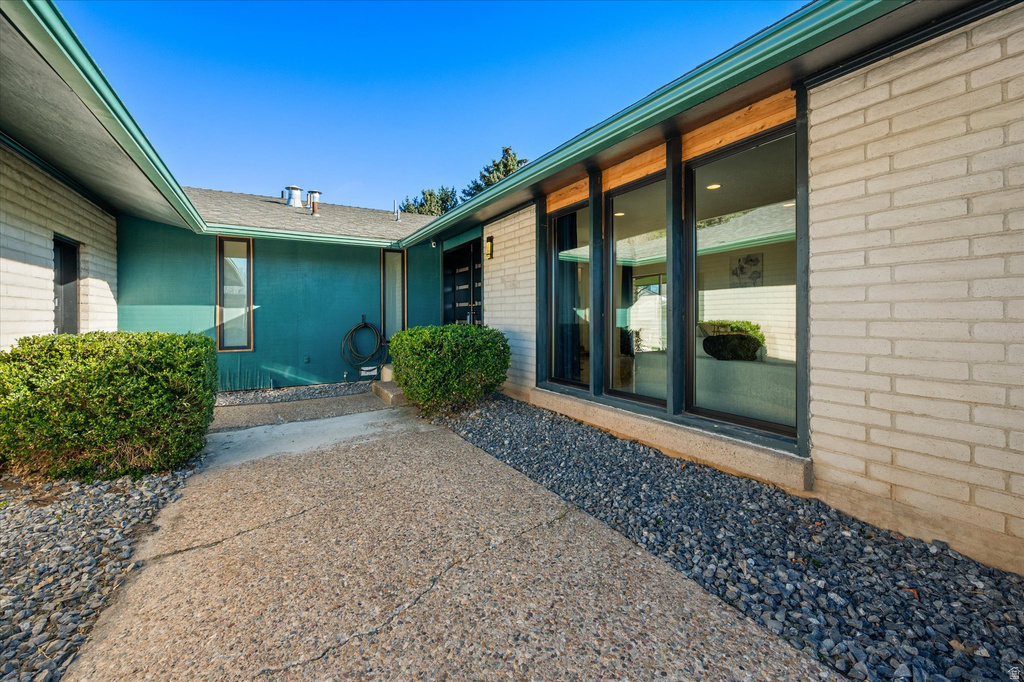 1593 E SECLUDED CIR Ogden, UT 84403