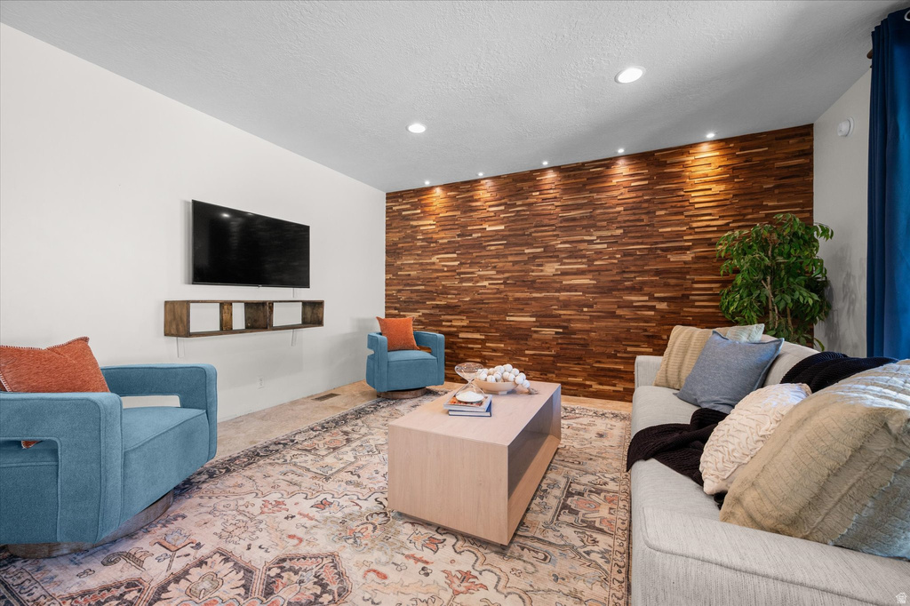 1593 E SECLUDED CIR Ogden, UT 84403