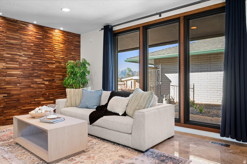 1593 E SECLUDED CIR Ogden, UT 84403