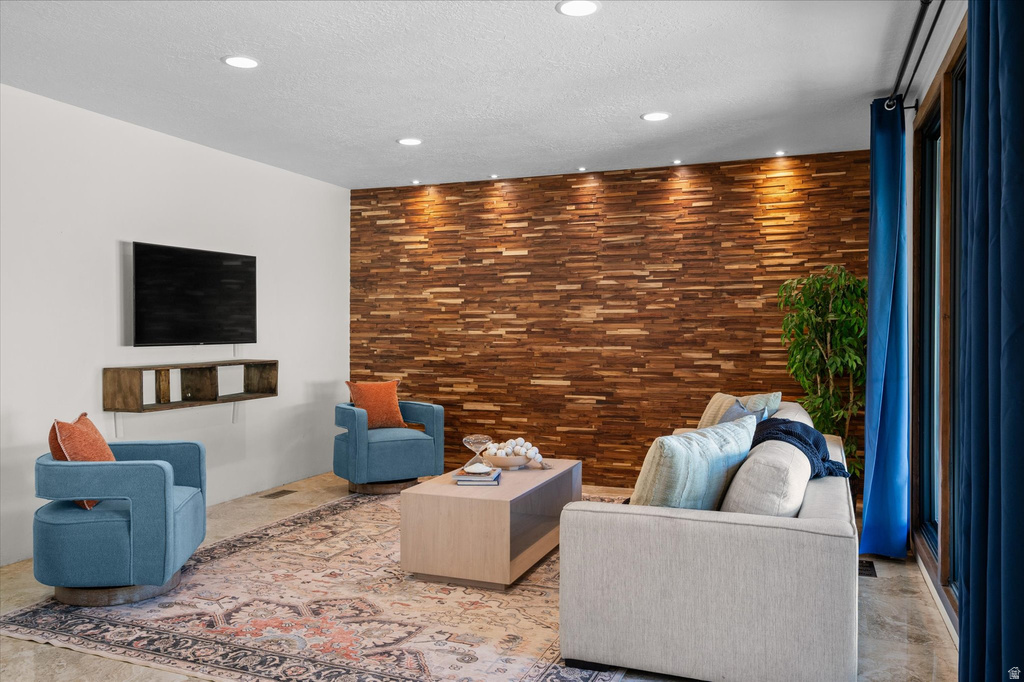 1593 E SECLUDED CIR Ogden, UT 84403