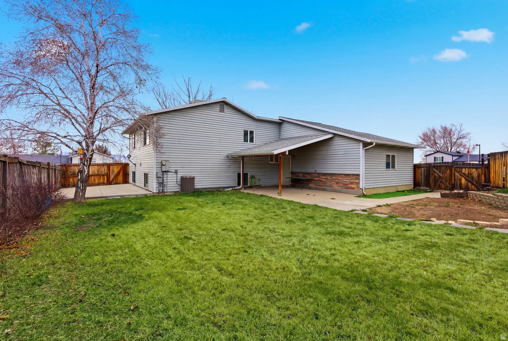 1206 E MOSS CIR Midvale, UT 84047