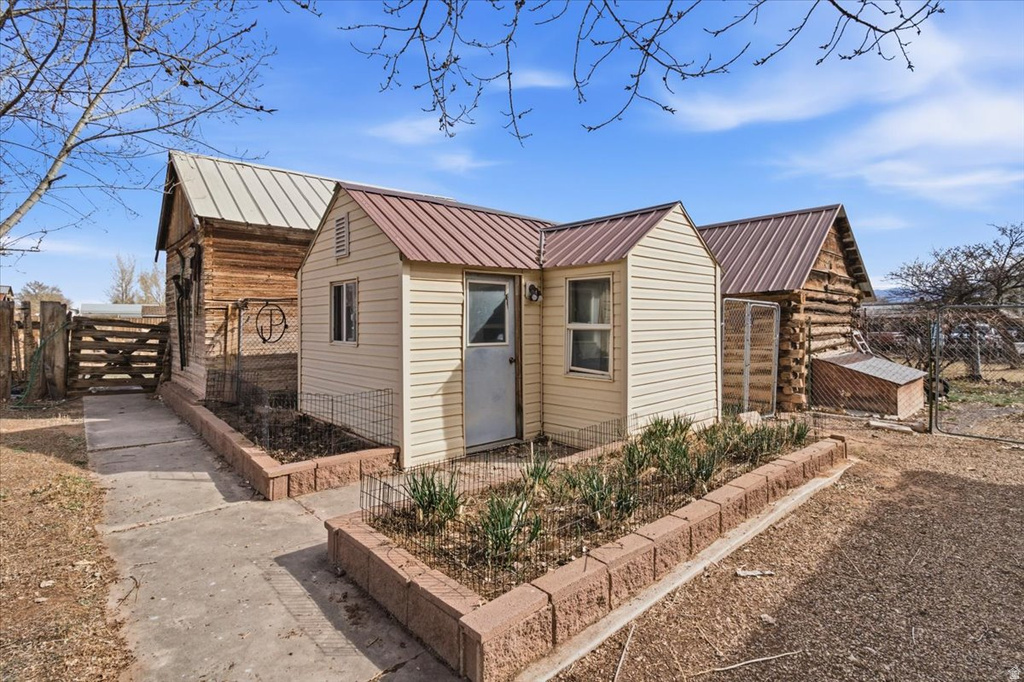 75 E 200 N Aurora, UT 84620