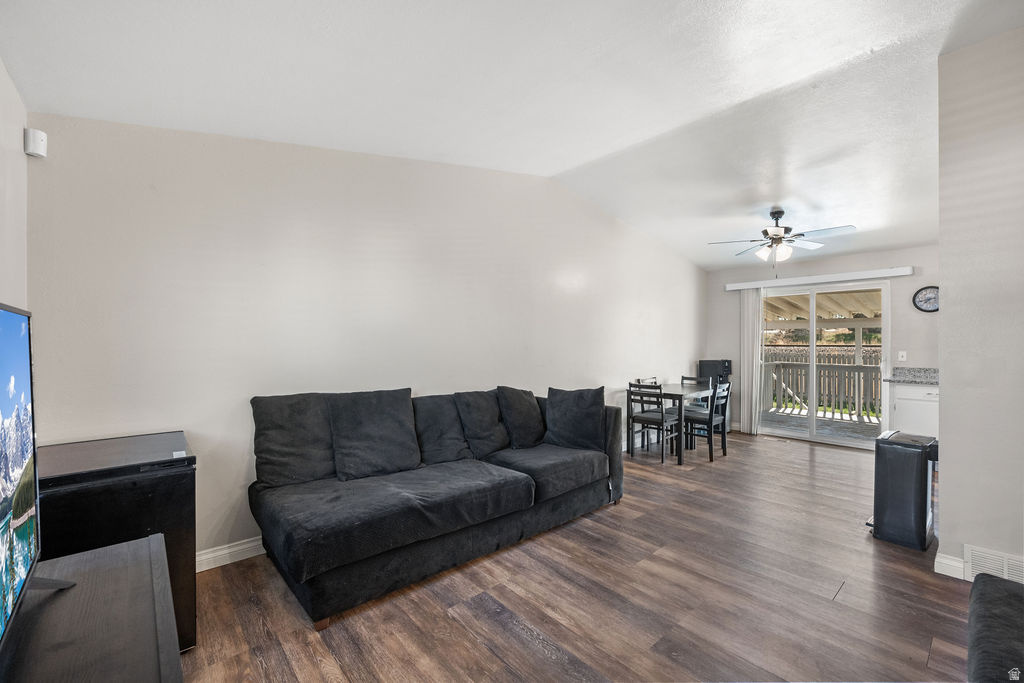 8191 W DANBURY DR Magna, UT 84044