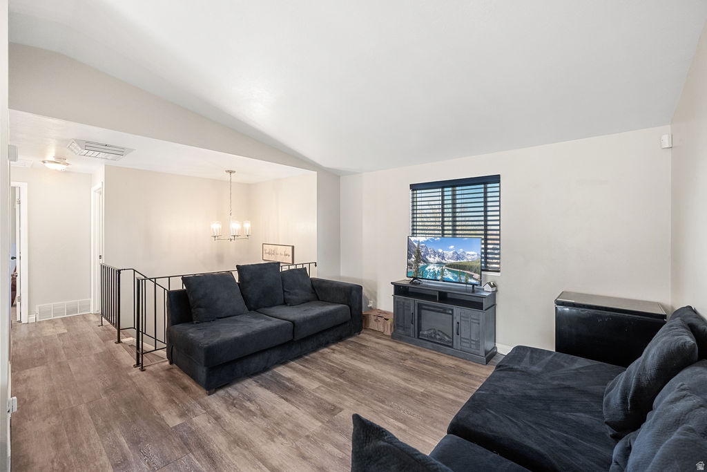 8191 W DANBURY DR Magna, UT 84044