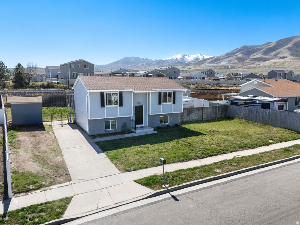 8191 W DANBURY DR Magna, UT 84044