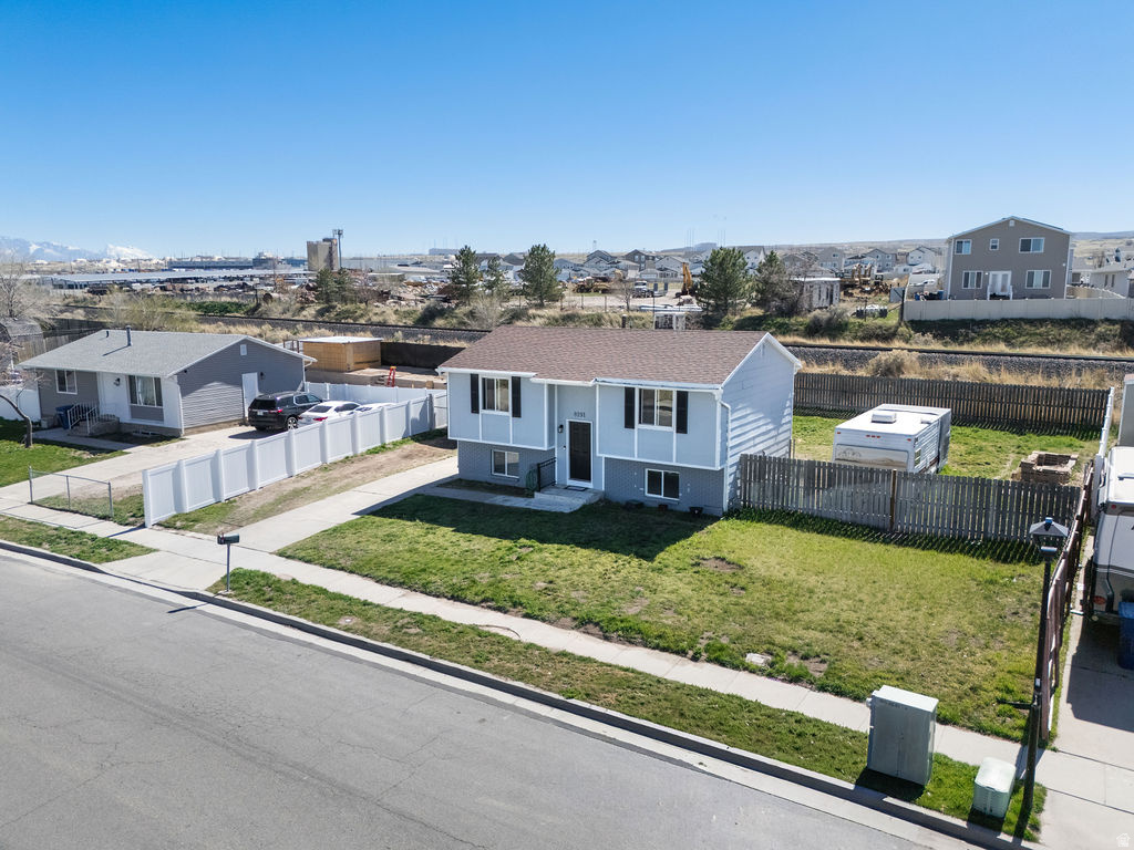 8191 W DANBURY DR Magna, UT 84044