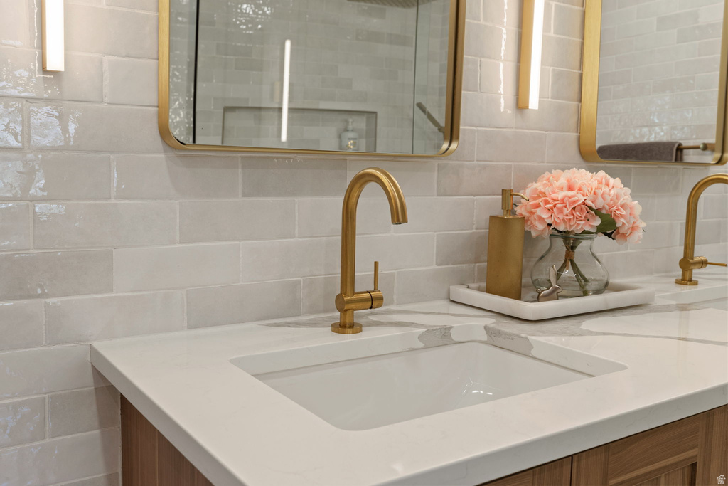 6044 S FONTAINE BLEU DR Salt Lake City, UT 84121