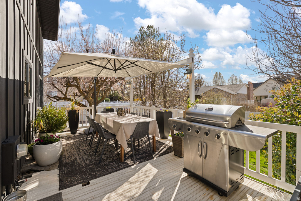 6044 S FONTAINE BLEU DR Salt Lake City, UT 84121