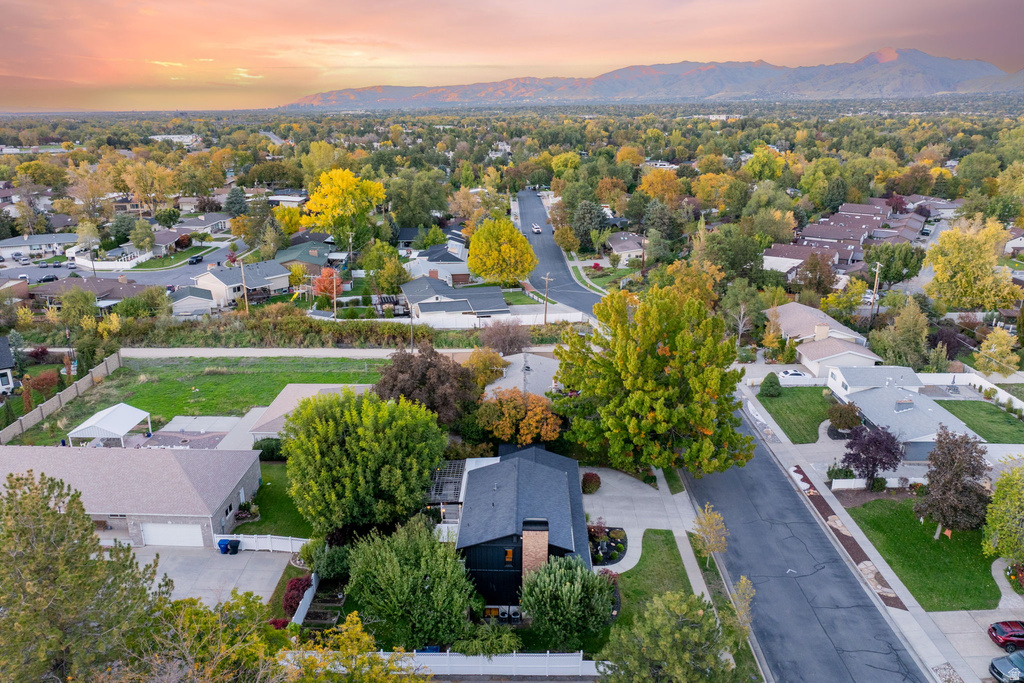 6044 S FONTAINE BLEU DR Salt Lake City, UT 84121