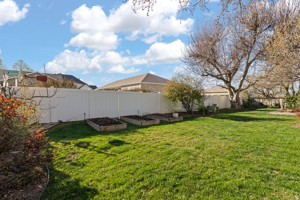 6044 S FONTAINE BLEU DR Salt Lake City, UT 84121