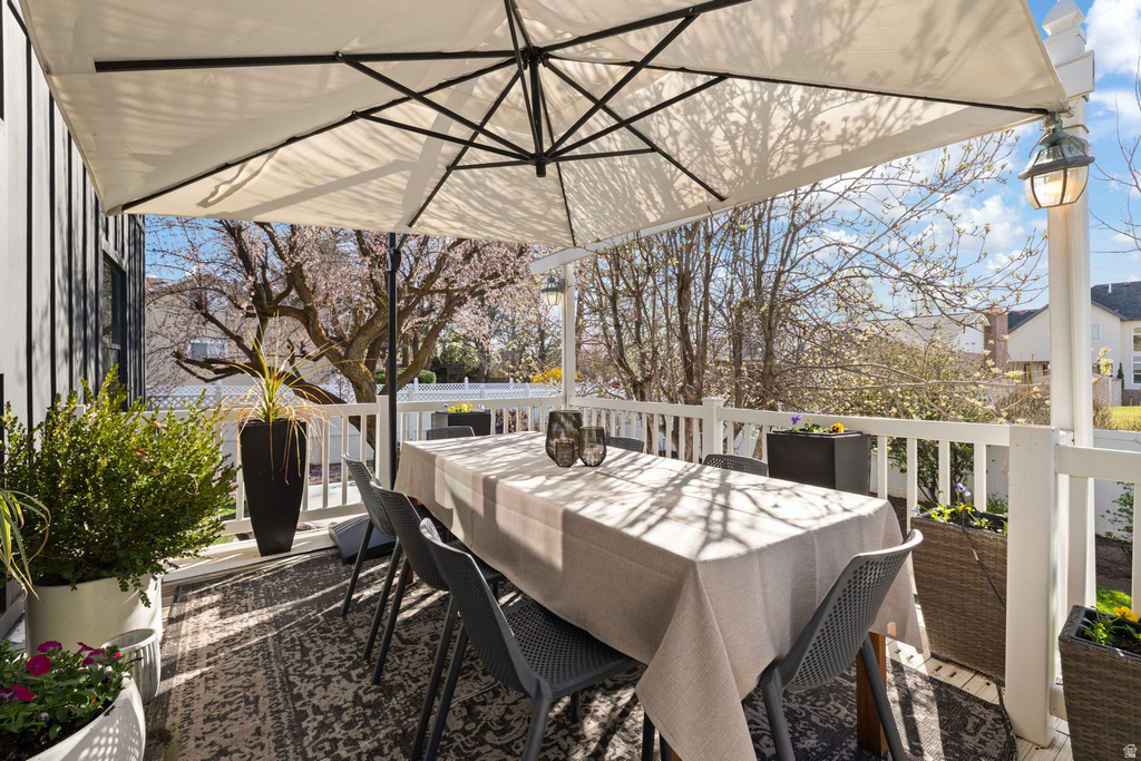 6044 S FONTAINE BLEU DR Salt Lake City, UT 84121