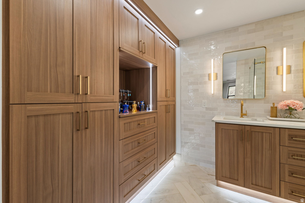 6044 S FONTAINE BLEU DR Salt Lake City, UT 84121