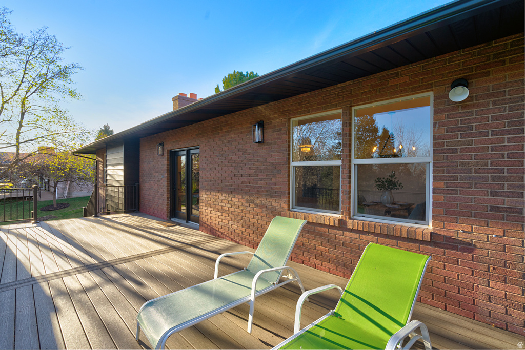 1242 E SNOWCREEK DR Layton, UT 84040