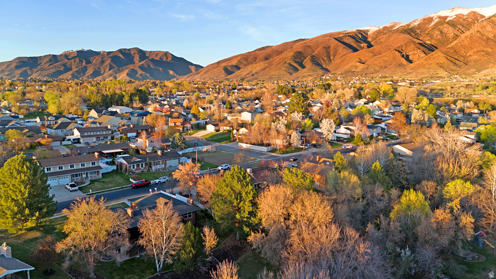 1242 E SNOWCREEK DR Layton, UT 84040