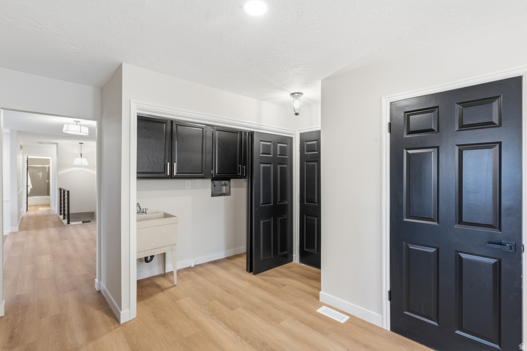 1242 E SNOWCREEK DR Layton, UT 84040