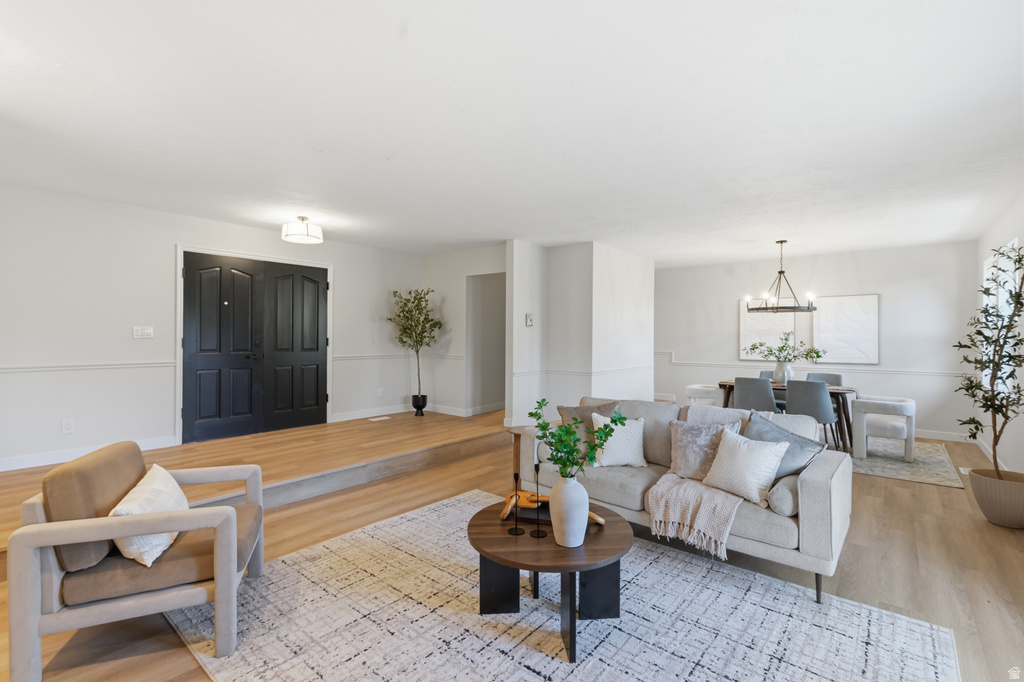 1242 E SNOWCREEK DR Layton, UT 84040