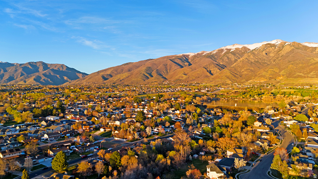 1242 E SNOWCREEK DR Layton, UT 84040