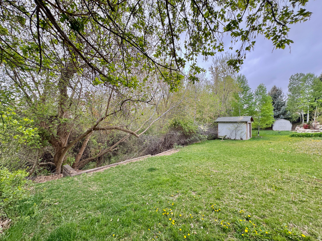1242 E SNOWCREEK DR Layton, UT 84040